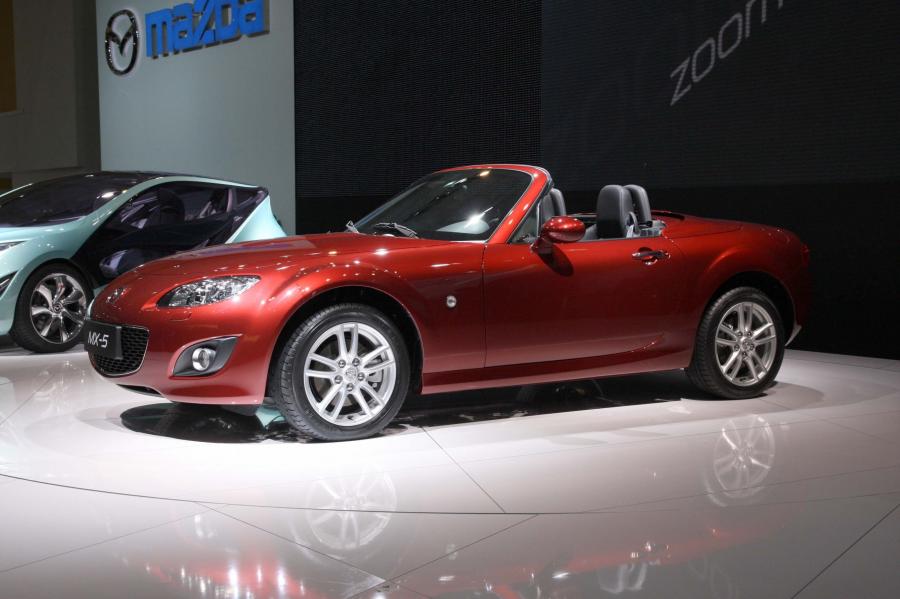  Mazda MX-5 Roadster Coupe 2009 года  (фото 26 из 34)